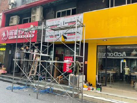 团风制作广告招牌如何避免它发黄？